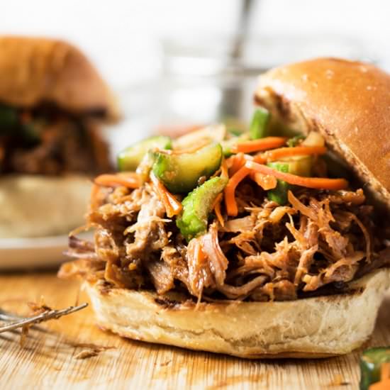 Slow Cooker Pulled Pork Sandwich