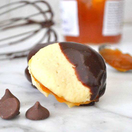Sandwich Almond Cookies