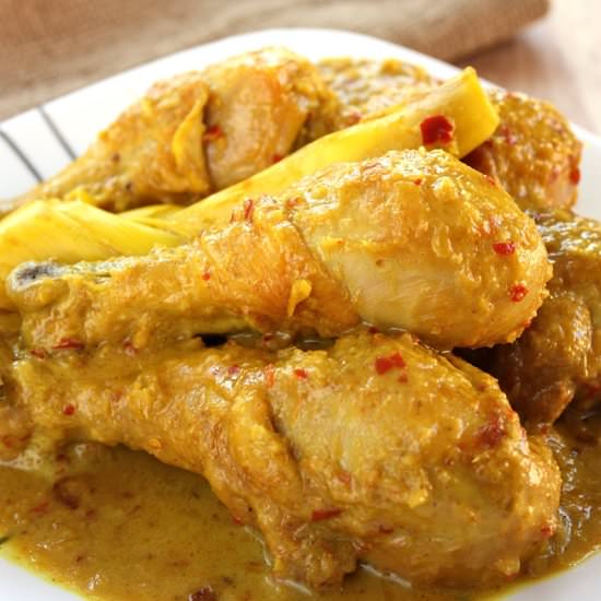 Chicken in Spicy Lemongrass Sauce