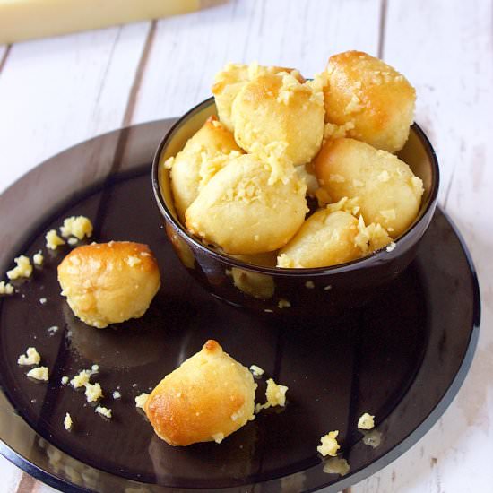 Garlic Parmesan Breadstick Bites