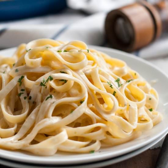 Fettuccine Alfredo Restaurant Style