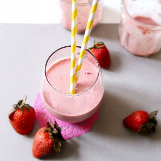 Healthy Strawberry Milkshake