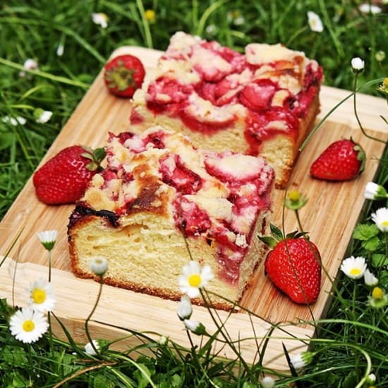 Strawberry Yeast Cake