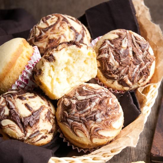 Vanilla Cupcakes with Nutella Swirl