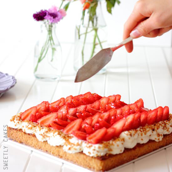 Strawberry pie with shortbread