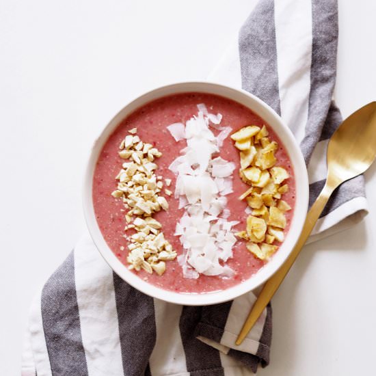 Strawberry Banana Smoothie Bowl