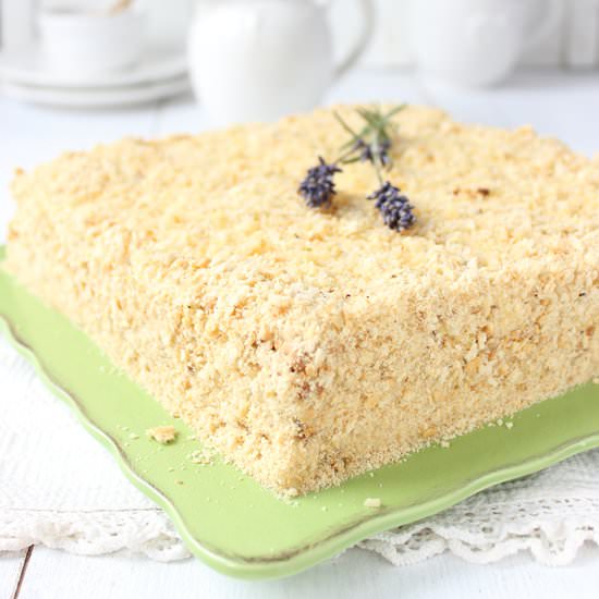Layered Honey Cake with Biscuits