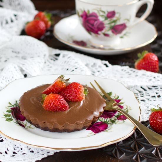 Raw Chocolate Cream Tarts
