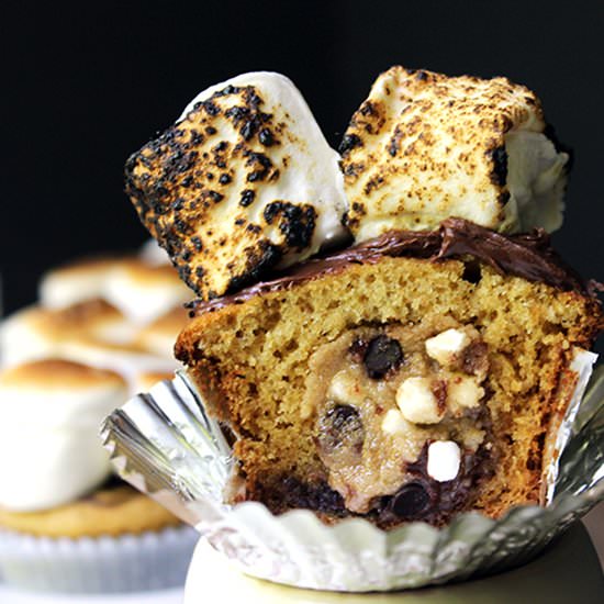 S’mores Cookie Dough Cupcakes
