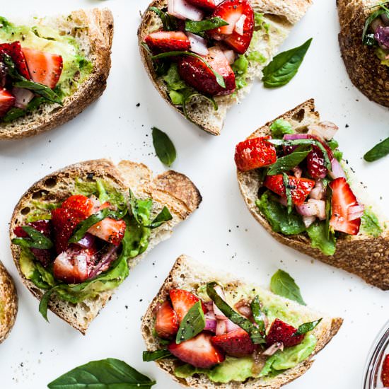 strawberry bruschetta