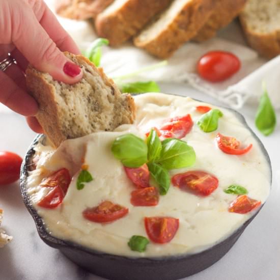 Skinny Cheesy Caprese Dip