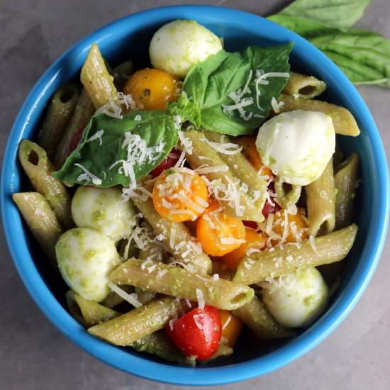 Tomato and Mozzarella Pesto Pasta