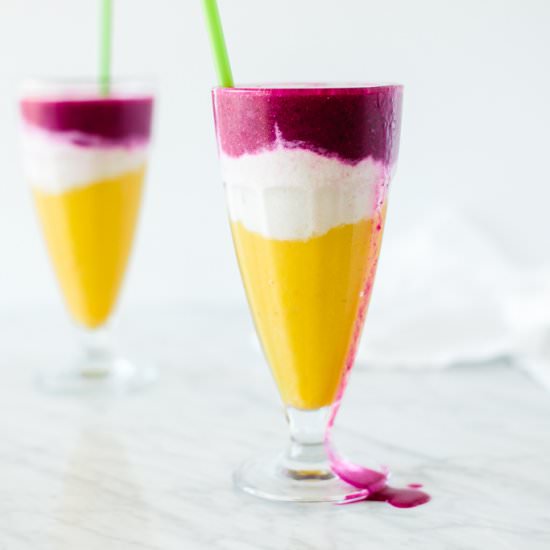 Mango and Dragon Fruit Smoothie