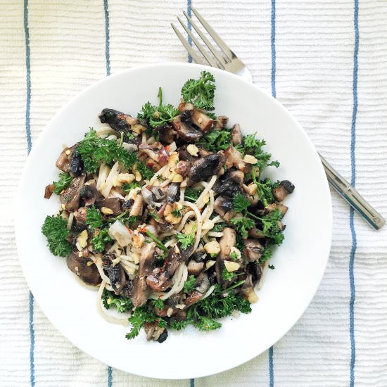 Spaghetti with Mushrooms & Parsley