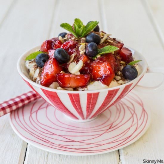 No-Bake Strawberry Mug Cakes
