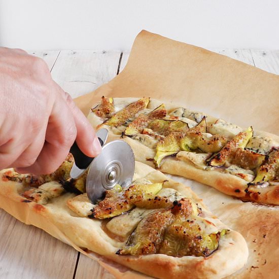 Pizza with Figs and Blue Cheese