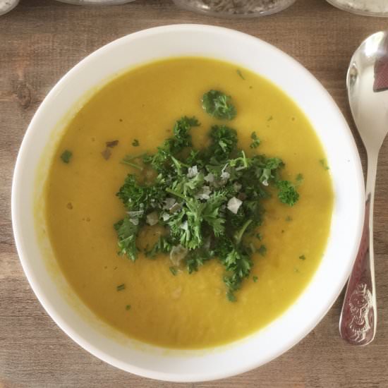 Summer Soup made of Kale and Carrot