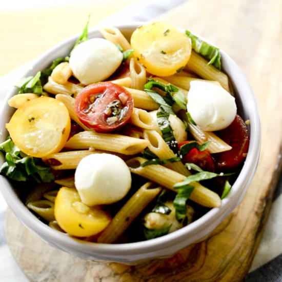 Skinny Caprese Pasta Salad