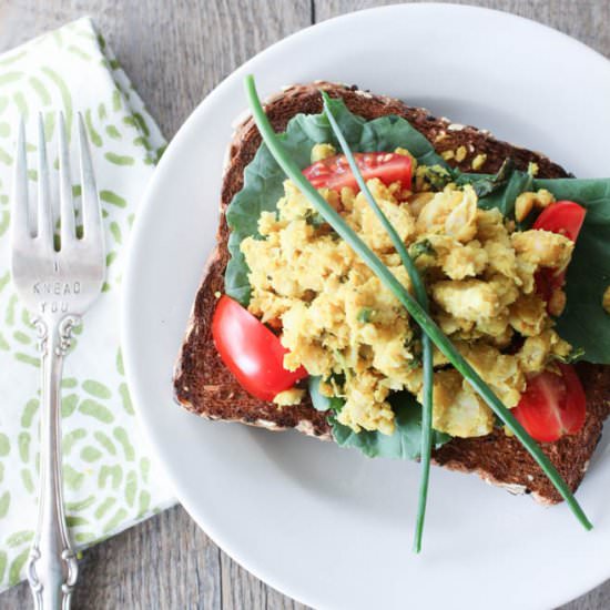 Breakfast chickpea scramble