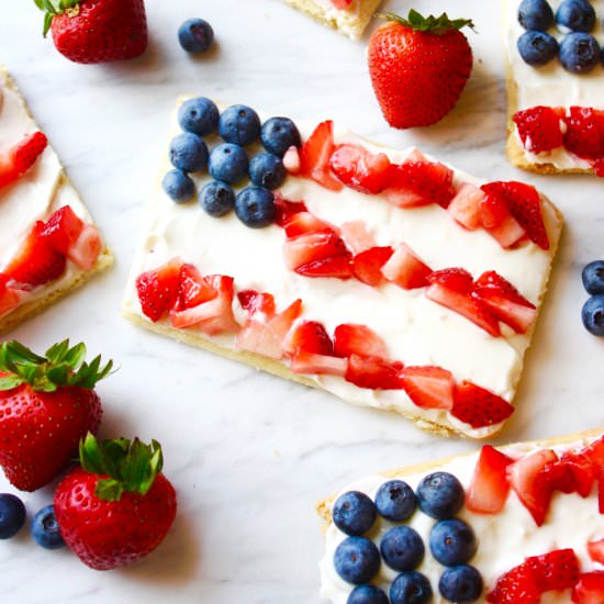 Individual 4th of July Fruit Pizzas