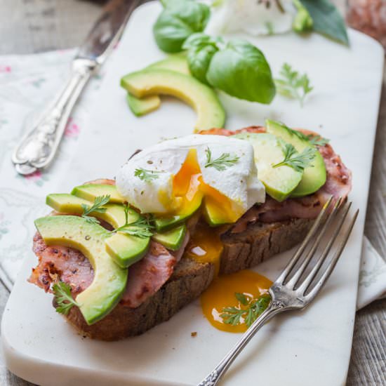 Avocado & Bacon toast