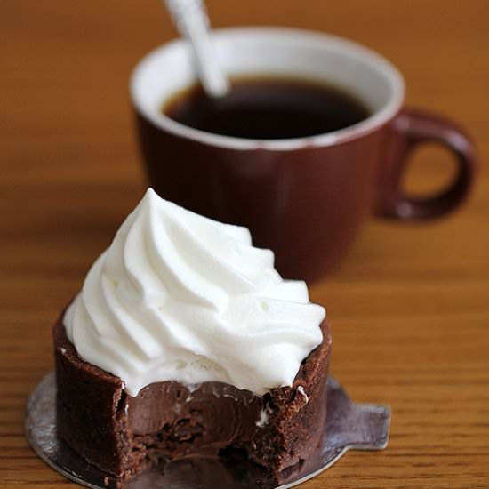 Chocolate pudding tartlets