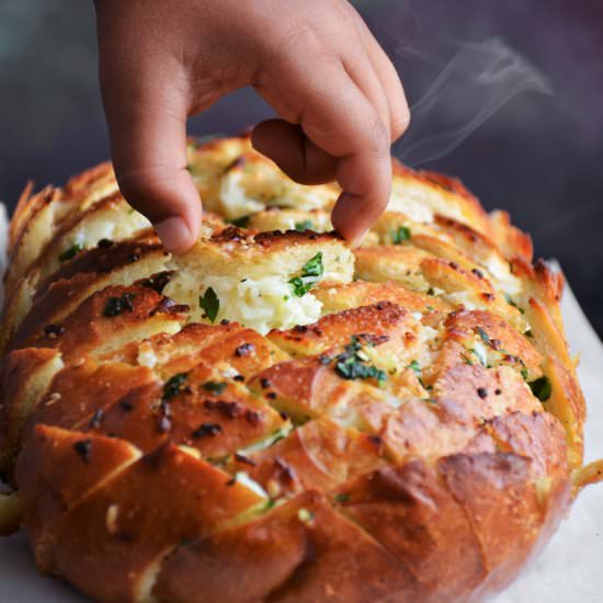 Cheesy Garlic Pull Apart Bread