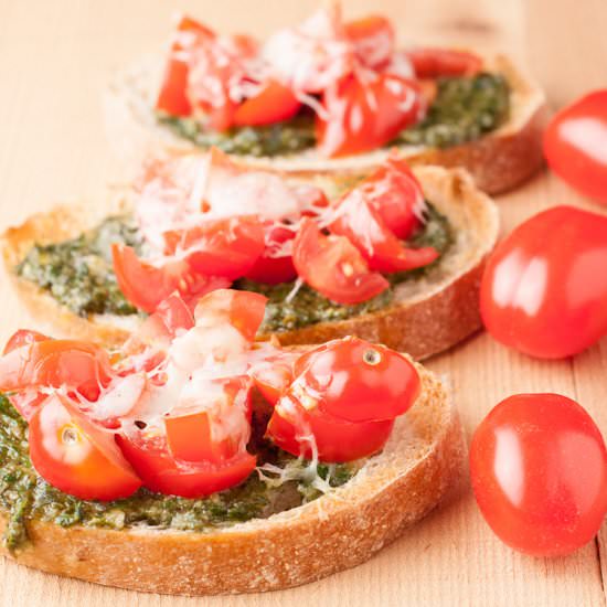 Tomato and Basil Pesto Bruschetta