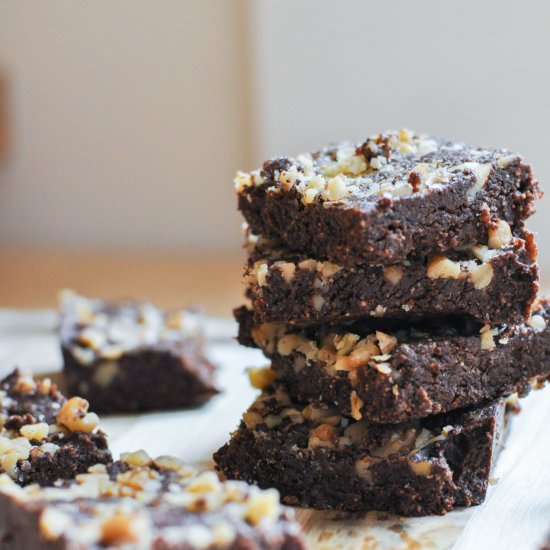 Healthy Fudgy Date Brownies