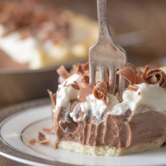 Homemade Chocolate Pudding Pie