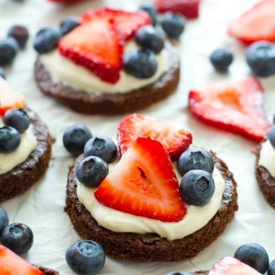 Mini Brownie Dessert Pizzas