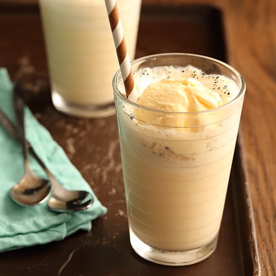 Vanilla Bean Cream Soda Floats