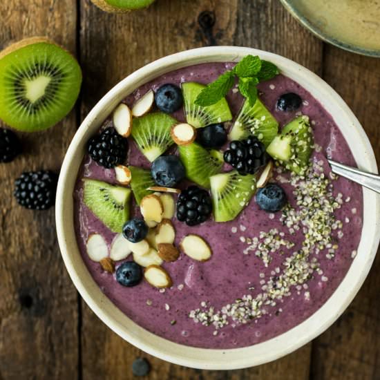 Mixed Berry Smoothie Bowl