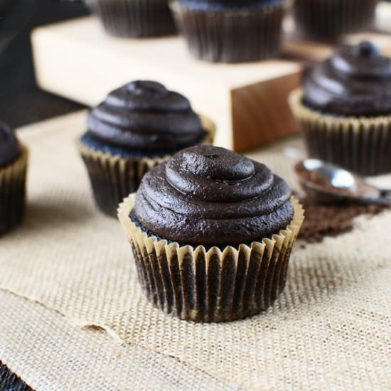 WHOLE GRAIN CHOCOLATE CUPCAKES