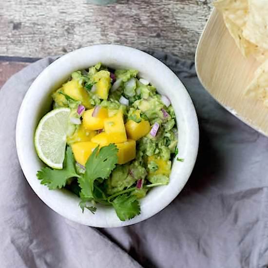 5-Ingredient Mango Guacamole