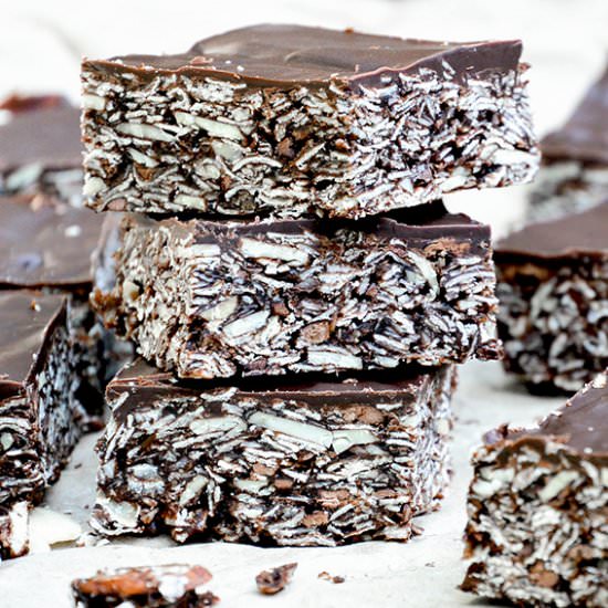 Chocolate-Almond Granola Bars