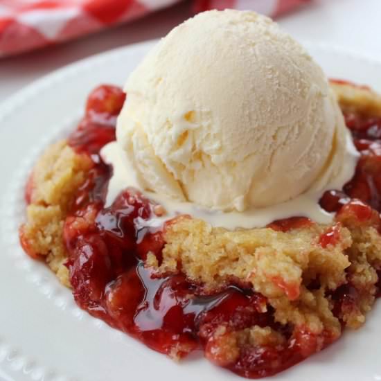 Slow Cooker Cherry Dump Cake