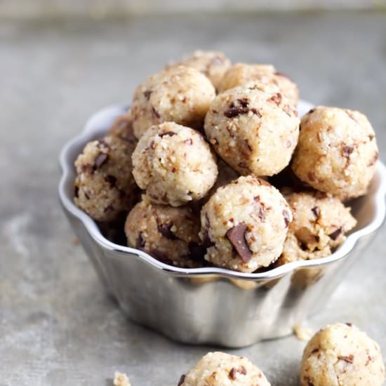 Raw Choco Chip Cookie Dough Bites