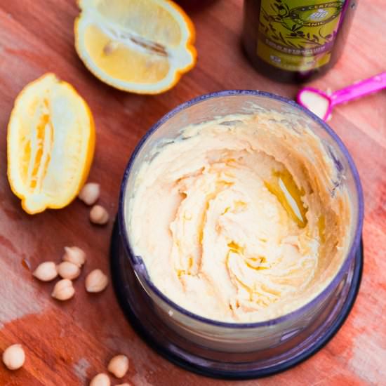 Easy 5 Minute Hummus