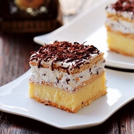 Stracciatella Cream Cake