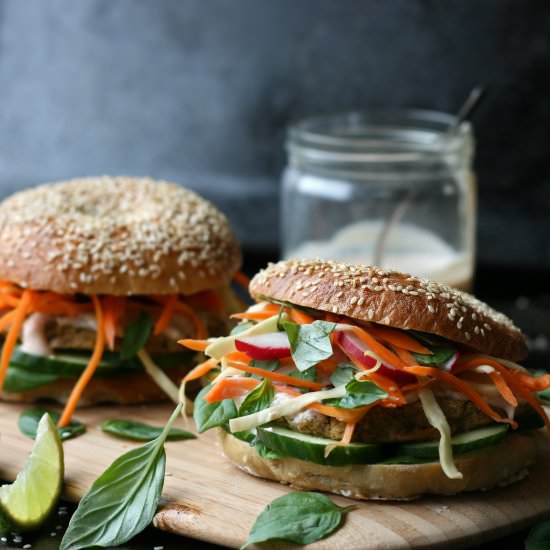 Vegan Bánhi Mi Bagels