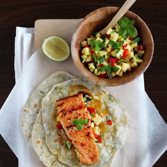 Grilled salmon with pineapple salsa