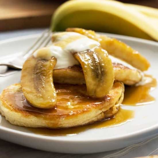 Banana & caramel pancakes for two