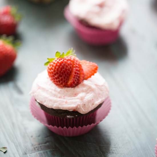Chocolate Cupcakes with Strawberry