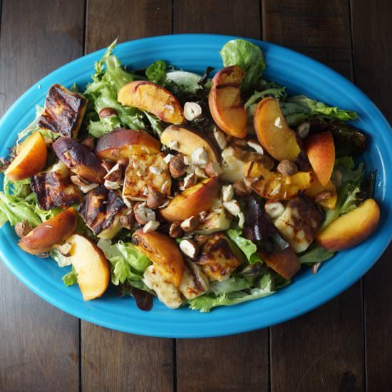 Grilled Peach and Juustoleipa Salad