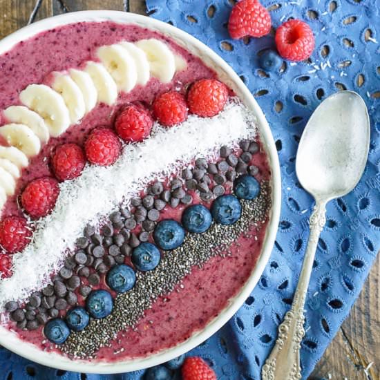 Berry Banana Coconut Smoothie Bowl