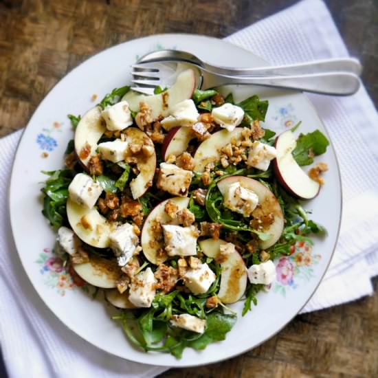 Peach Gorgonzola & Arugula Salad