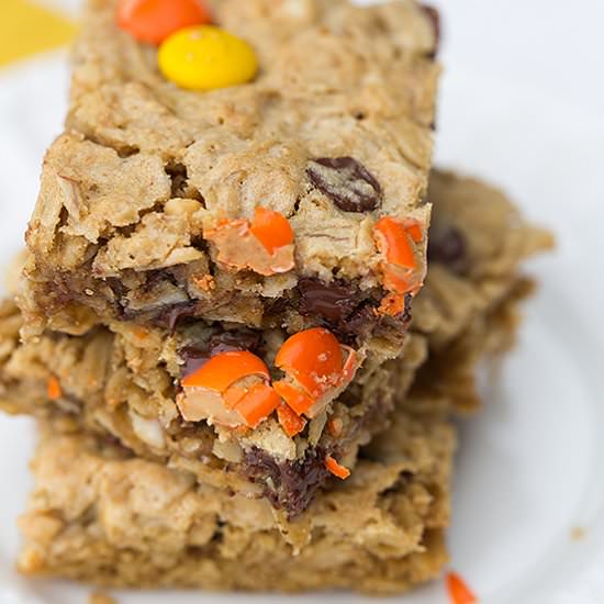 Flourless PB-Chocolate Chip Oat Bar