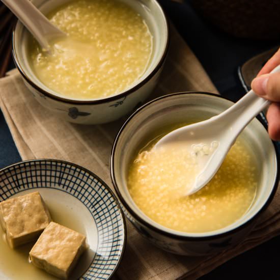 Simple Millet Porridge (小米粥)