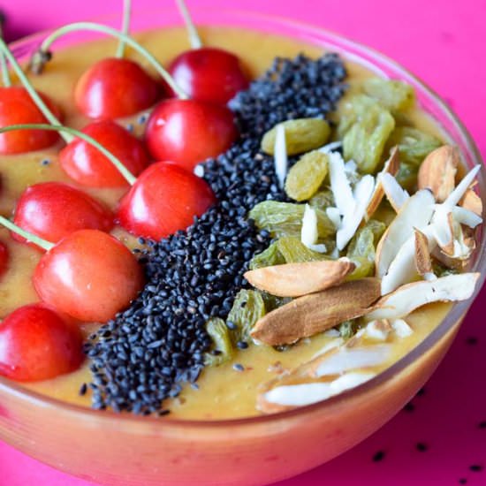 Vegan Peach Smoothie Bowl